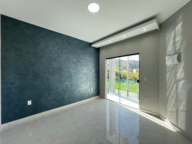 Casa com 3 Quartos, sendo 2 suítes, em condomínio à venda, 170 m² por R$ 940.000 Rodovia Oldemar Guedes de Figueiredo Maricá - 