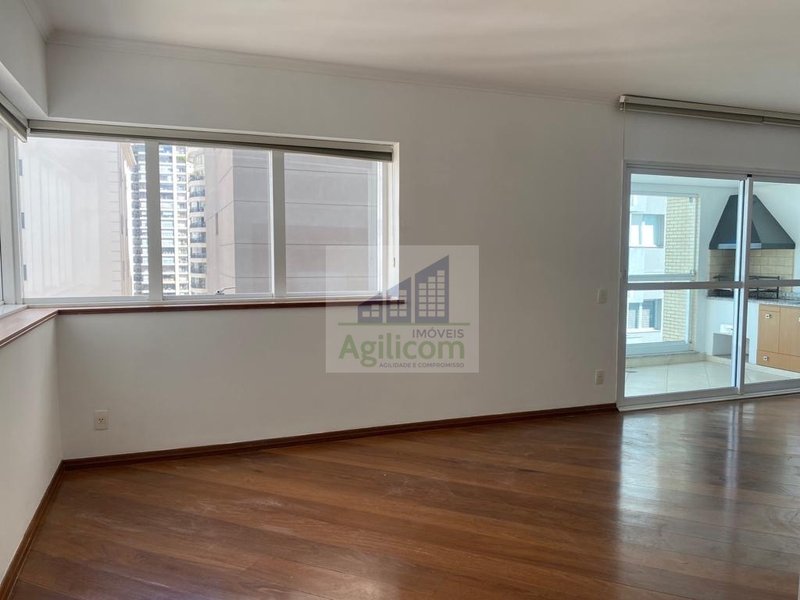 APARTAMENTO PARA LOCAÇÃO EM CAMPO BELO COM 3 DORMITÓRIOS E 2 VAGAS DE GARAGEM Rua Antônio de Macedo Soares São Paulo - 