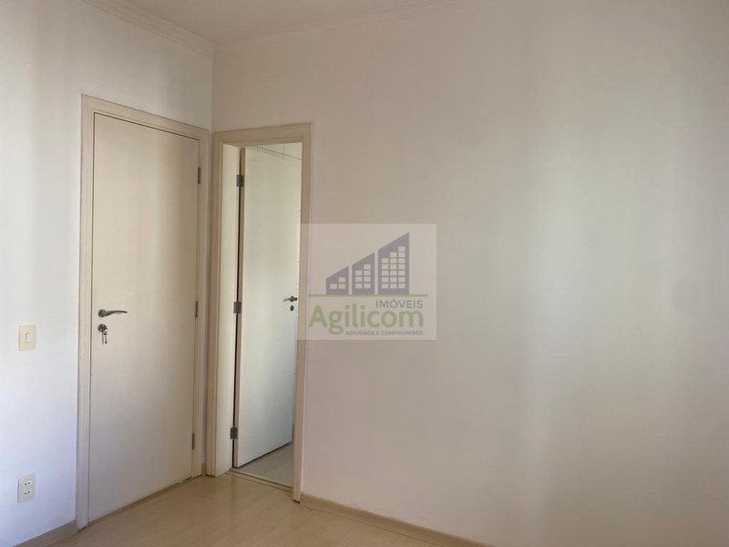 APARTAMENTO PARA LOCAÇÃO EM CAMPO BELO COM 3 DORMITÓRIOS E 2 VAGAS DE GARAGEM Rua Antônio de Macedo Soares São Paulo - 