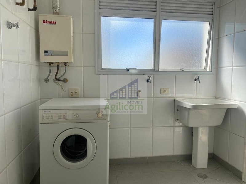 APARTAMENTO PARA LOCAÇÃO EM CAMPO BELO COM 3 DORMITÓRIOS E 2 VAGAS DE GARAGEM Rua Antônio de Macedo Soares São Paulo - 