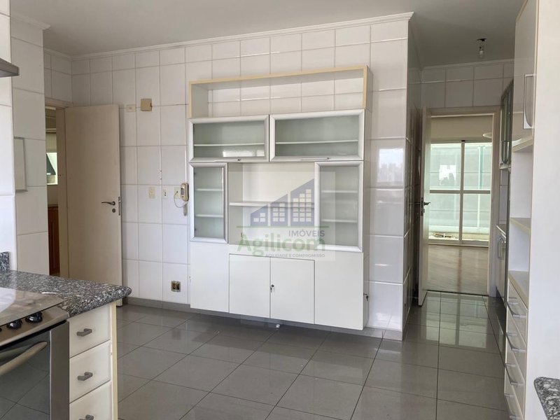 APARTAMENTO PARA LOCAÇÃO EM CAMPO BELO COM 3 DORMITÓRIOS E 2 VAGAS DE GARAGEM Rua Antônio de Macedo Soares São Paulo - 