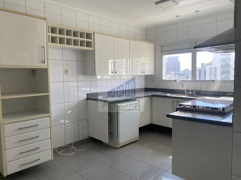 APARTAMENTO PARA LOCAÇÃO EM CAMPO BELO COM 3 DORMITÓRIOS E 2 VAGAS DE GARAGEM Rua Antônio de Macedo Soares São Paulo - 