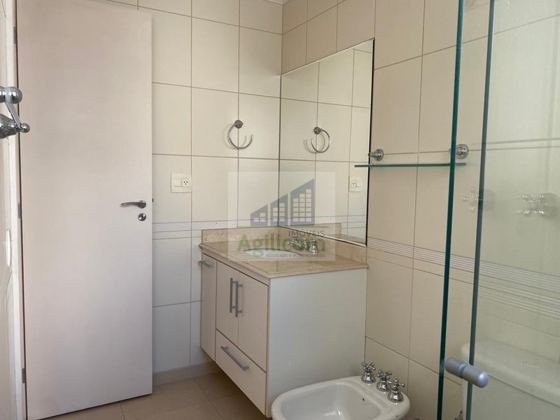 APARTAMENTO PARA LOCAÇÃO EM CAMPO BELO COM 3 DORMITÓRIOS E 2 VAGAS DE GARAGEM Rua Antônio de Macedo Soares São Paulo - 