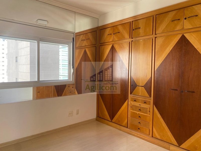 APARTAMENTO PARA LOCAÇÃO EM CAMPO BELO COM 3 DORMITÓRIOS E 2 VAGAS DE GARAGEM Rua Antônio de Macedo Soares São Paulo - 