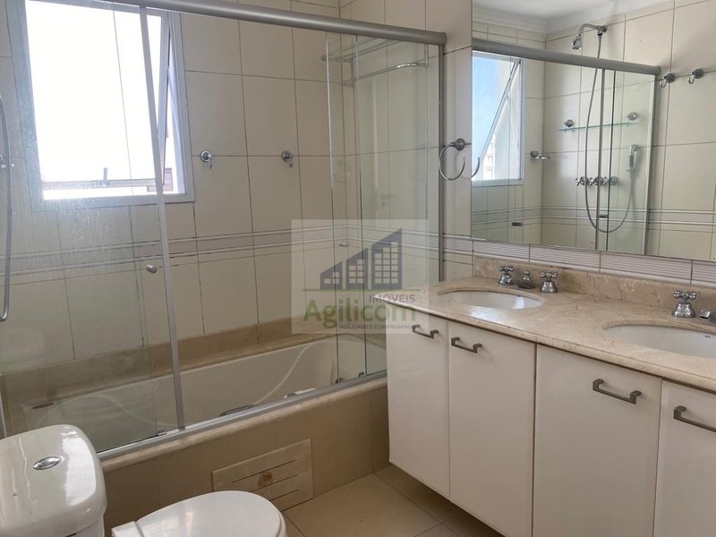 APARTAMENTO PARA LOCAÇÃO EM CAMPO BELO COM 3 DORMITÓRIOS E 2 VAGAS DE GARAGEM Rua Antônio de Macedo Soares São Paulo - 