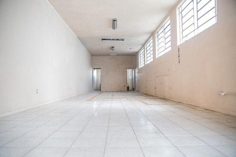 Imóvel Comercial na Saúde Rua Salvador de Edra São Paulo - 