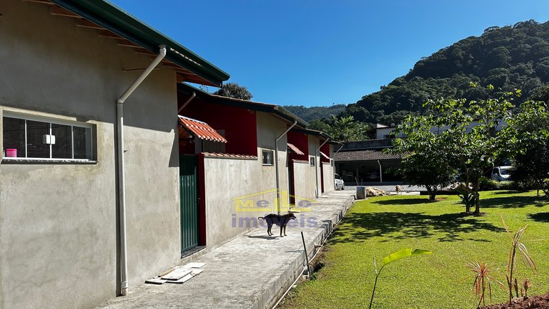 Casa para locação anual dentro de residencial Estrada Beira Rio São Sebastião - 