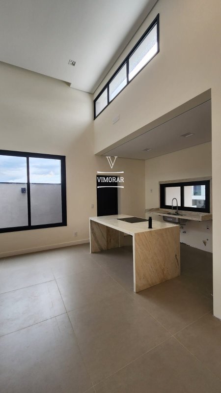 Casa em condomínio 3 suítes + 4 vagas de garagem - Bragança Paulista - 