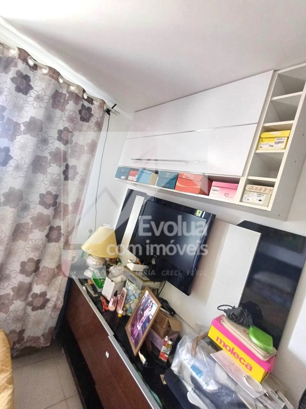 Alugo R$ 2.000,00 Apartamento Mobiliado 2/4, Suíte 4º Andar Recreio Ipitanga-LAURO FREITAS Rua Doutor Gerino de Souza Filho Lauro de Freitas - 