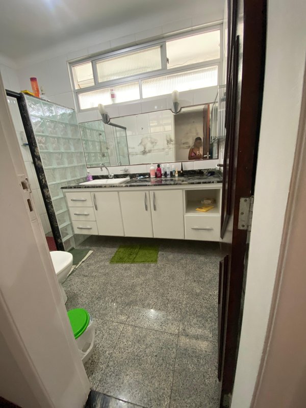 APARTAMENTO 2 QUARTOS SUÍTE VARANDA ÁREA DE SERVIÇO GARAGEM À VENDA NA BARRA! Rua Marquês de Caravelas Salvador - 