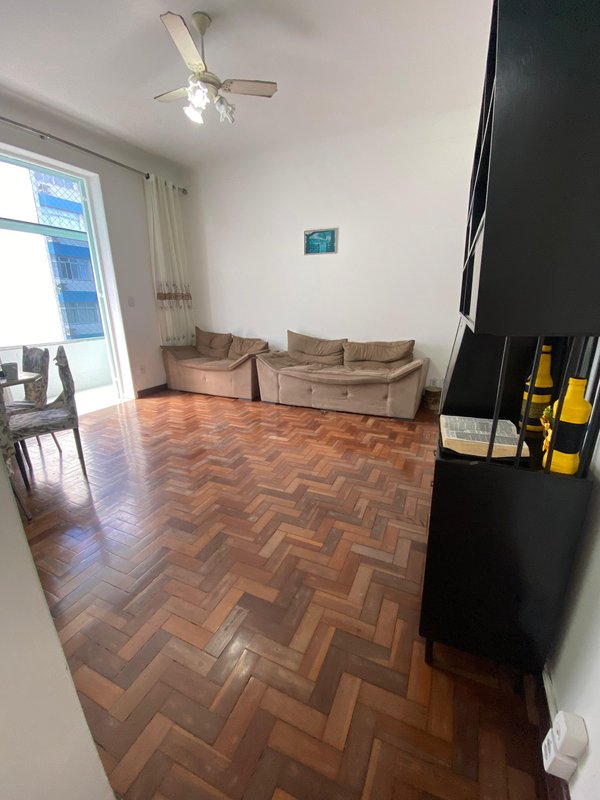 APARTAMENTO 2 QUARTOS SUÍTE VARANDA ÁREA DE SERVIÇO GARAGEM À VENDA NA BARRA! Rua Marquês de Caravelas Salvador - 