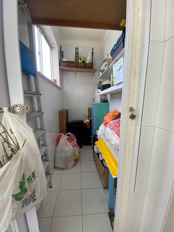 APARTAMENTO 2 QUARTOS SUÍTE VARANDA ÁREA DE SERVIÇO GARAGEM À VENDA NA BARRA! Rua Marquês de Caravelas Salvador - 