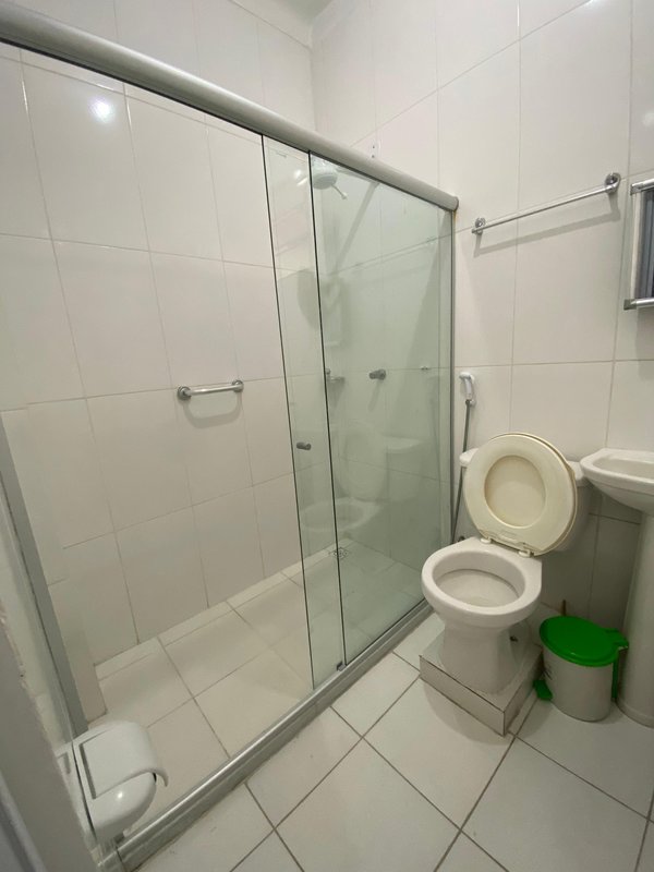 APARTAMENTO 2 QUARTOS SUÍTE VARANDA ÁREA DE SERVIÇO GARAGEM À VENDA NA BARRA! Rua Marquês de Caravelas Salvador - 