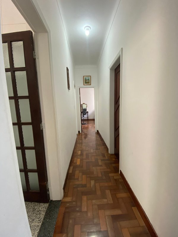 APARTAMENTO 2 QUARTOS SUÍTE VARANDA ÁREA DE SERVIÇO GARAGEM À VENDA NA BARRA! Rua Marquês de Caravelas Salvador - 