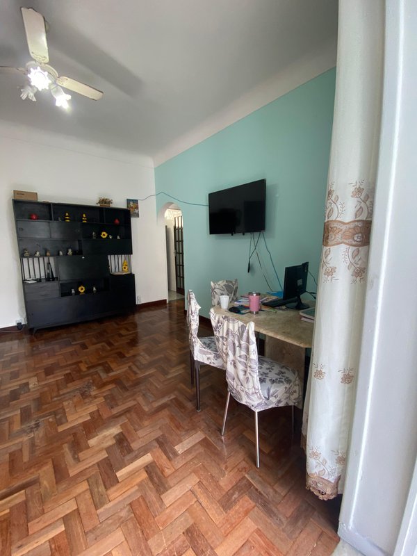 APARTAMENTO 2 QUARTOS SUÍTE VARANDA ÁREA DE SERVIÇO GARAGEM À VENDA NA BARRA! Rua Marquês de Caravelas Salvador - 