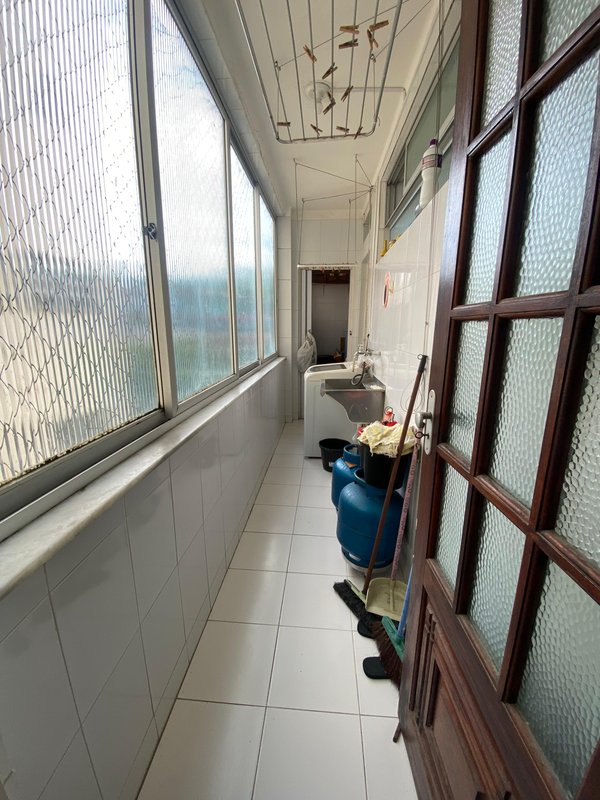 APARTAMENTO 2 QUARTOS SUÍTE VARANDA ÁREA DE SERVIÇO GARAGEM À VENDA NA BARRA! Rua Marquês de Caravelas Salvador - 