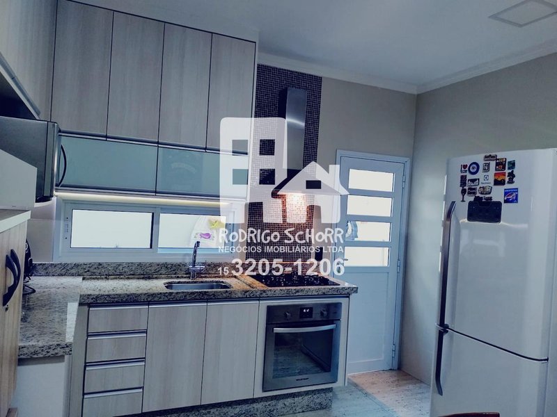 🏡 Casa Linda à venda na Av Zilah de Aquino - pronta para morar! Localização excelelente  Tatuí - 