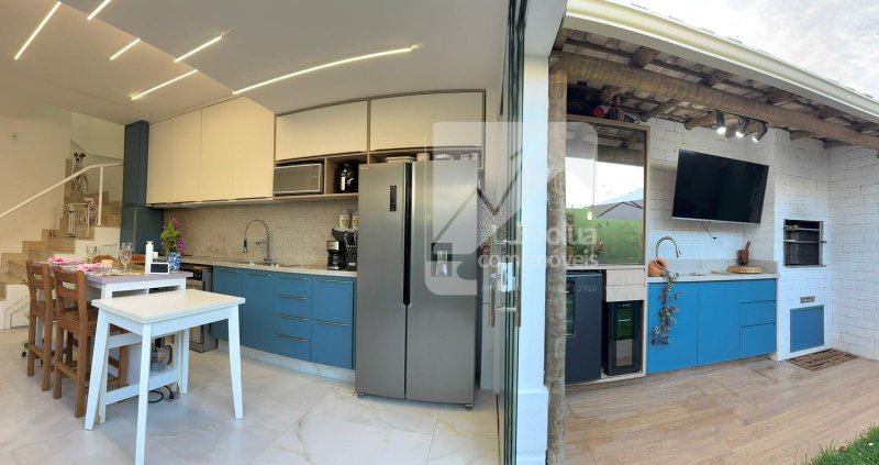 Casa a venda totalmente mobiliada, completíssima!! Rua Pau Sul Camaçari - 