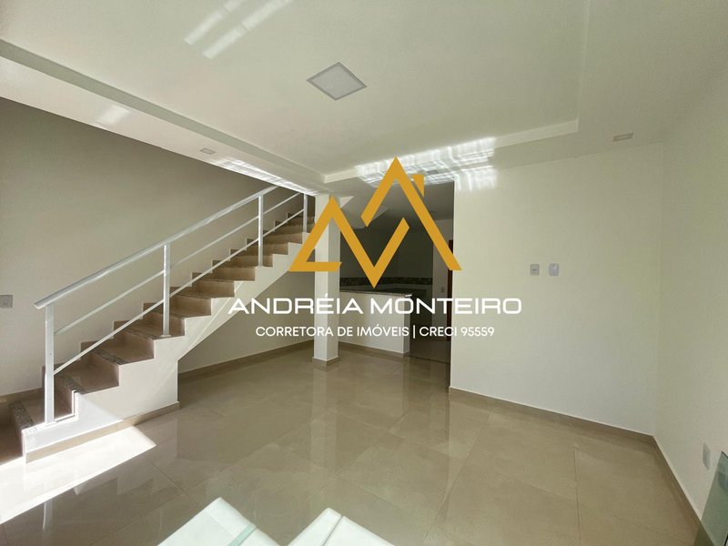 Casa com 2 Quartos, sendo 2 suítes à venda, 85 m² por R$ 385.000 - Condado de Maricá/RJ - Maricá - 