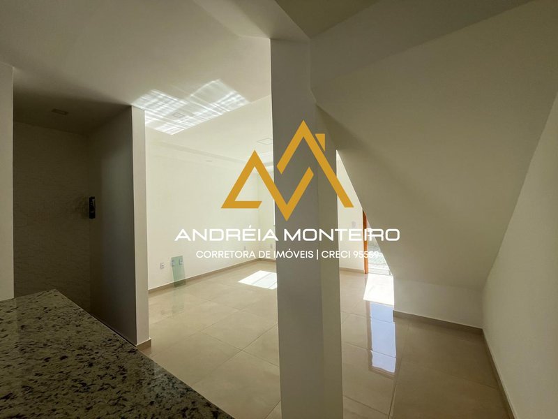 Casa com 2 Quartos, sendo 2 suítes à venda, 85 m² por R$ 385.000 - Condado de Maricá/RJ - Maricá - 