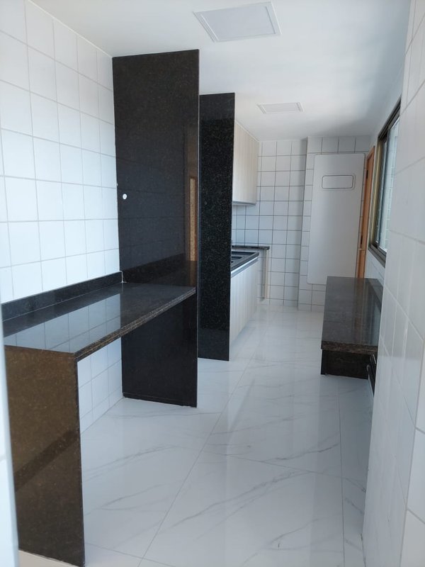 126m². 3 quartos (2 suítes). Varanda. Dependência completa. Nascente. 2 vagas de garagem Rua Capitão Rebelinho Recife - 