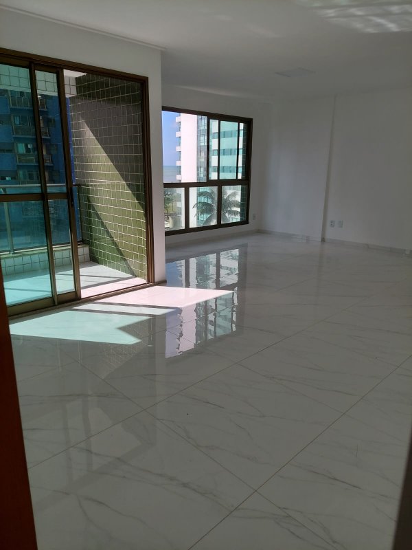 126m². 3 quartos (2 suítes). Varanda. Dependência completa. Nascente. 2 vagas de garagem Rua Capitão Rebelinho Recife - 