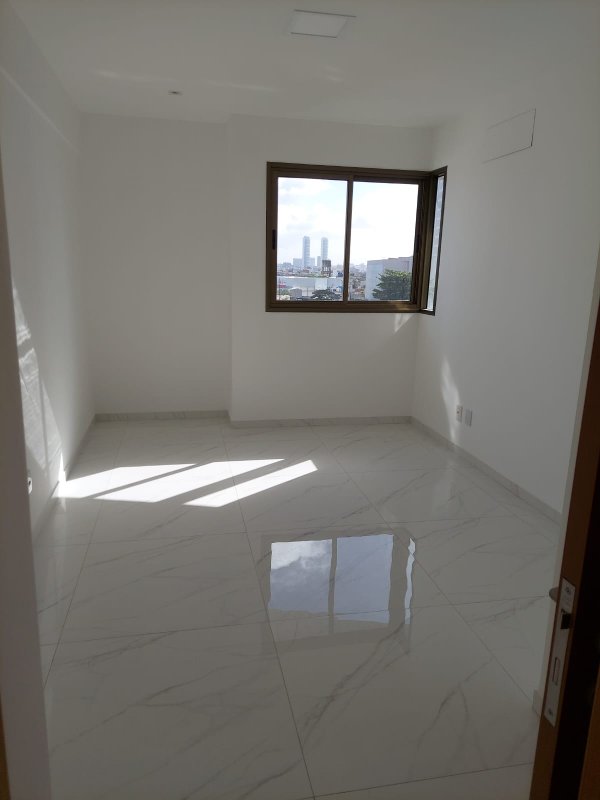 126m². 3 quartos (2 suítes). Varanda. Dependência completa. Nascente. 2 vagas de garagem Rua Capitão Rebelinho Recife - 