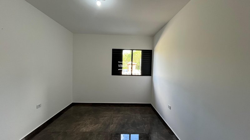 Sobrado 2 suítes + 3 vagas de garagem - Itaquaquecetuba - 
