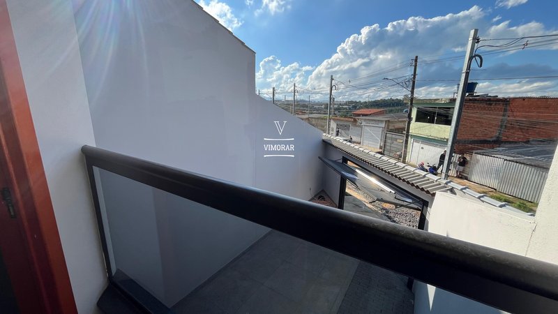 Sobrado 2 suítes + 3 vagas de garagem - Itaquaquecetuba - 