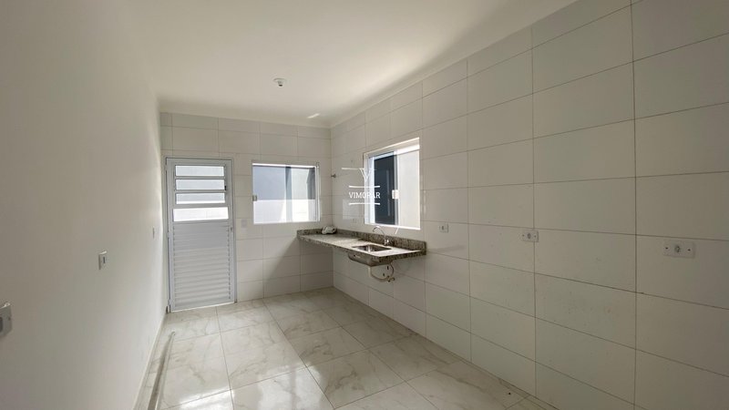 Sobrado 2 suítes + 2 vagas de garagem - Itaquaquecetuba - 