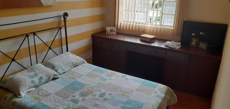 Casa independente - 03 qts. - 01 suíte - 02 vgs. paralelas e cobertas - R$ 485K Rua Sebastião Possada Bravo Belo Horizonte - 