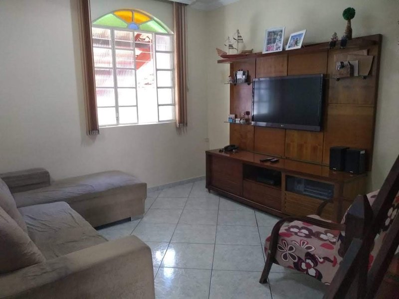 Casa independente - 03 qts. - 01 suíte - 02 vgs. paralelas e cobertas - R$ 485K Rua Sebastião Possada Bravo Belo Horizonte - 