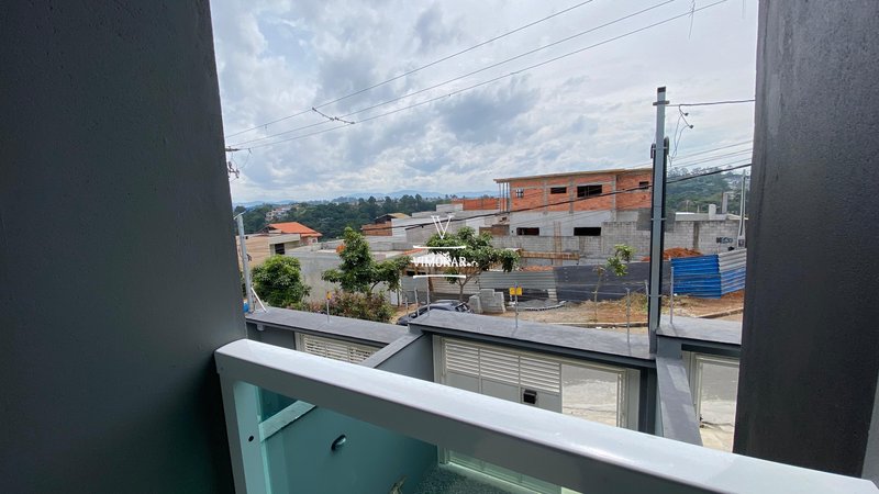 Sobrado 3 dormitórios sendo 1 suíte + 2 vagas de garagem - Itaquaquecetuba - 