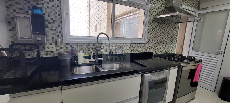 APARTAMENTO À VENDA EM CAMPO BELO COM 3 DORMITÓRIOS SENDO 1 SUÍTE E 2 VAGAS Rua Estevão Baião São Paulo - 