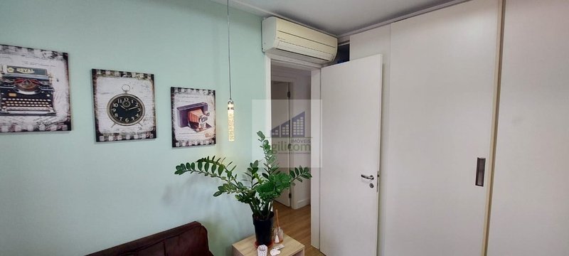 APARTAMENTO À VENDA EM CAMPO BELO COM 3 DORMITÓRIOS SENDO 1 SUÍTE E 2 VAGAS Rua Estevão Baião São Paulo - 