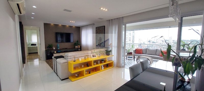 APARTAMENTO À VENDA EM CAMPO BELO COM 3 DORMITÓRIOS SENDO 1 SUÍTE E 2 VAGAS Rua Estevão Baião São Paulo - 