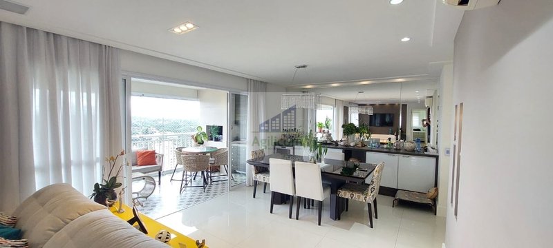APARTAMENTO À VENDA EM CAMPO BELO COM 3 DORMITÓRIOS SENDO 1 SUÍTE E 2 VAGAS Rua Estevão Baião São Paulo - 