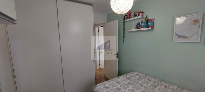 APARTAMENTO À VENDA EM CAMPO BELO COM 3 DORMITÓRIOS SENDO 1 SUÍTE E 2 VAGAS Rua Estevão Baião São Paulo - 