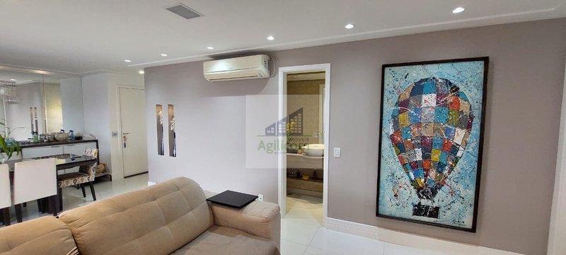 APARTAMENTO À VENDA EM CAMPO BELO COM 3 DORMITÓRIOS SENDO 1 SUÍTE E 2 VAGAS Rua Estevão Baião São Paulo - 