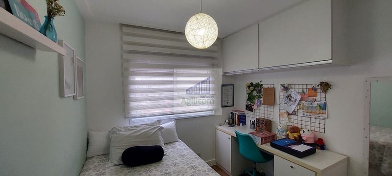 APARTAMENTO À VENDA EM CAMPO BELO COM 3 DORMITÓRIOS SENDO 1 SUÍTE E 2 VAGAS Rua Estevão Baião São Paulo - 