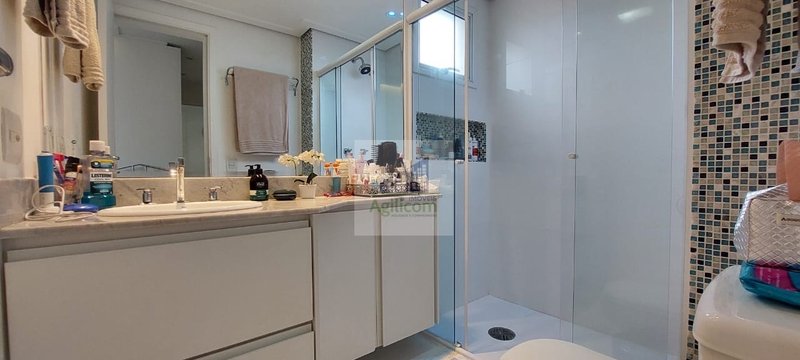 APARTAMENTO À VENDA EM CAMPO BELO COM 3 DORMITÓRIOS SENDO 1 SUÍTE E 2 VAGAS Rua Estevão Baião São Paulo - 