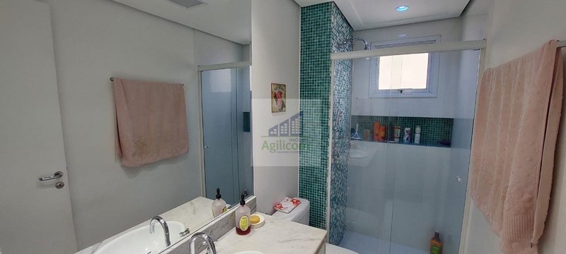 APARTAMENTO À VENDA EM CAMPO BELO COM 3 DORMITÓRIOS SENDO 1 SUÍTE E 2 VAGAS Rua Estevão Baião São Paulo - 