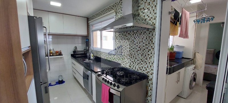 APARTAMENTO À VENDA EM CAMPO BELO COM 3 DORMITÓRIOS SENDO 1 SUÍTE E 2 VAGAS Rua Estevão Baião São Paulo - 