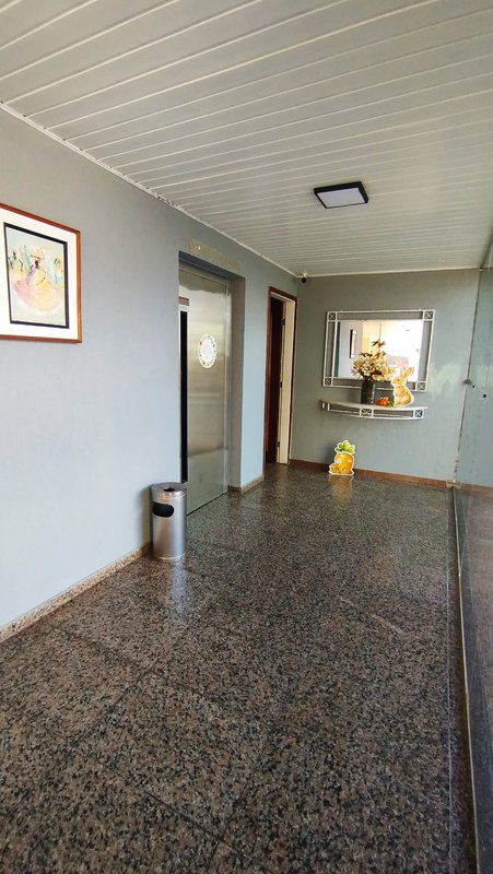 APARTAMENTO 3 QUARTOS SUÍTE VARANDA ÁREA DE SERVIÇO DEPENDÊNCIA GARAGEM À VENDA NA PITUBA! Rua Messe de Amor Salvador - 