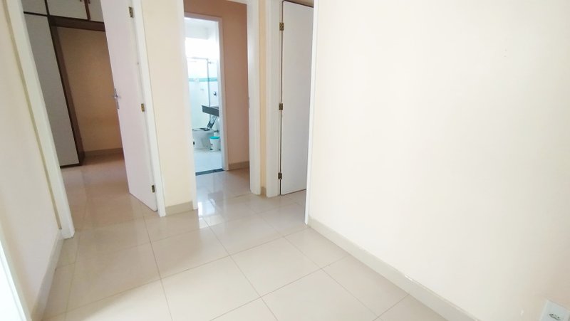 APARTAMENTO 3 QUARTOS SUÍTE VARANDA ÁREA DE SERVIÇO DEPENDÊNCIA GARAGEM À VENDA NA PITUBA! Rua Messe de Amor Salvador - 