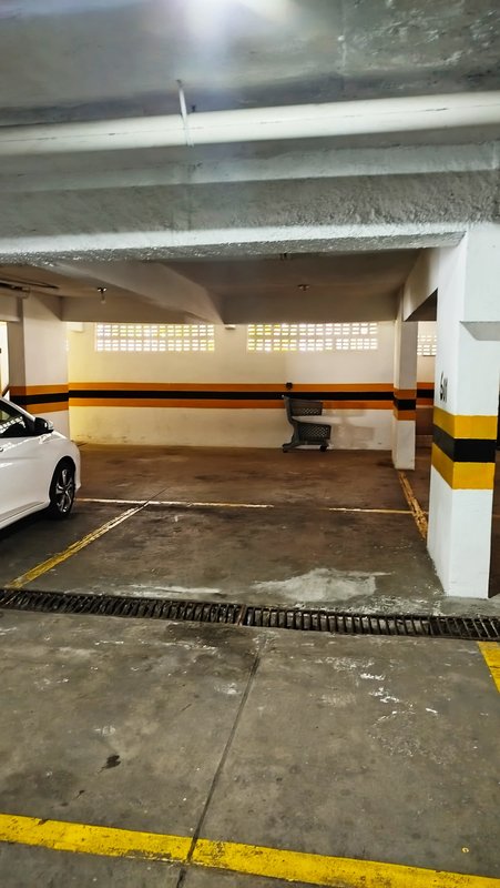 APARTAMENTO 3 QUARTOS SUÍTE VARANDA ÁREA DE SERVIÇO DEPENDÊNCIA GARAGEM À VENDA NA PITUBA! Rua Messe de Amor Salvador - 