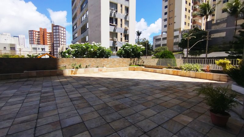 APARTAMENTO 3 QUARTOS SUÍTE VARANDA ÁREA DE SERVIÇO DEPENDÊNCIA GARAGEM À VENDA NA PITUBA! Rua Messe de Amor Salvador - 