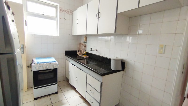 APARTAMENTO 3 QUARTOS SUÍTE VARANDA ÁREA DE SERVIÇO DEPENDÊNCIA GARAGEM À VENDA NA PITUBA! Rua Messe de Amor Salvador - 