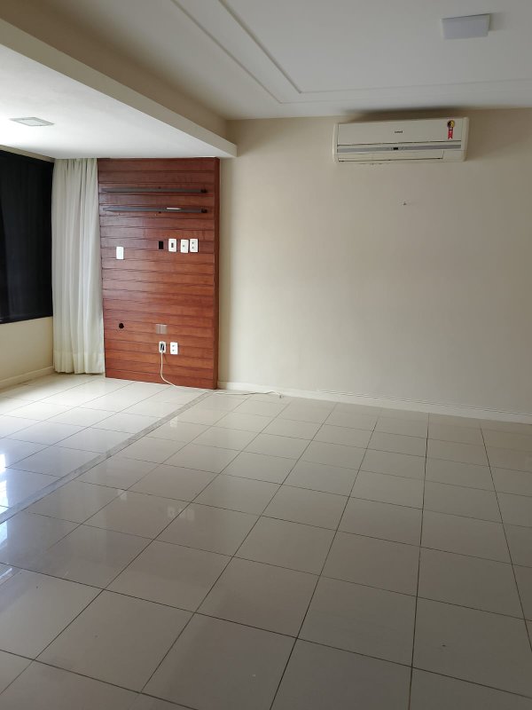 APARTAMENTO 3 QUARTOS SUÍTE VARANDA PISCINA ELEVADOR 2 GARAGENS À VENDA NO RIO VERMELHO! Rua Nelson Gallo Salvador - 