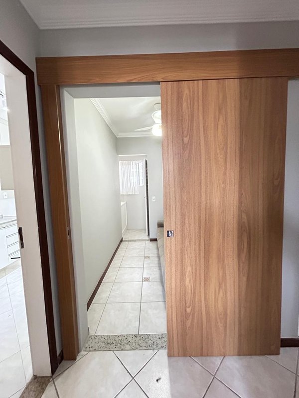 APARTAMENTO 3 QUARTOS 2 SUÍTES REFORMADO ELEVADOR GARAGEM À VENDA EM ONDINA! Rua Demétrio Tourinho Salvador - 